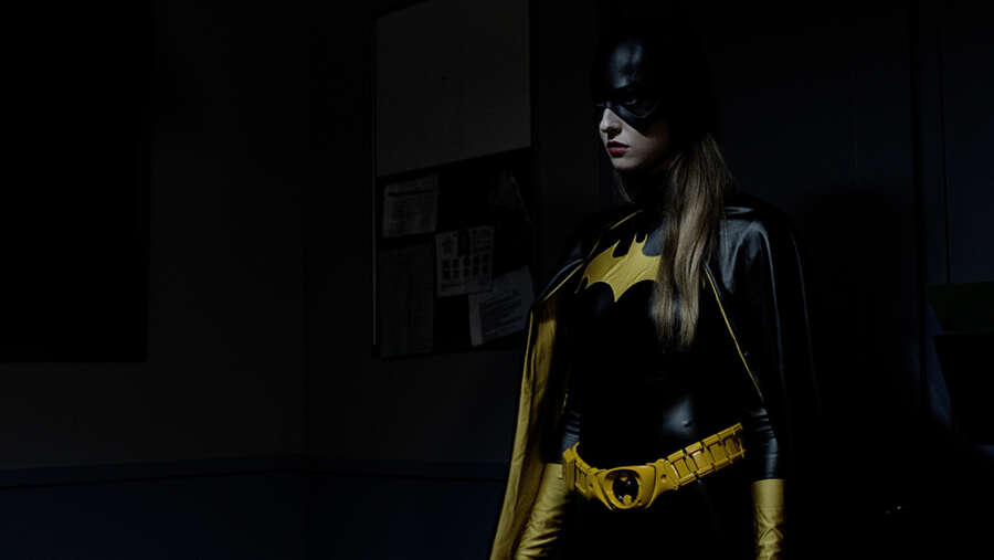 900px x 507px - Super Review: Batgirl: The Prison - Superheroine Erotica